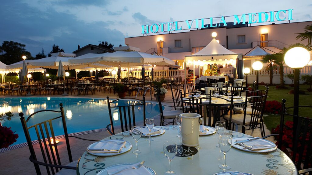 villamedici ristorante bordo piscina